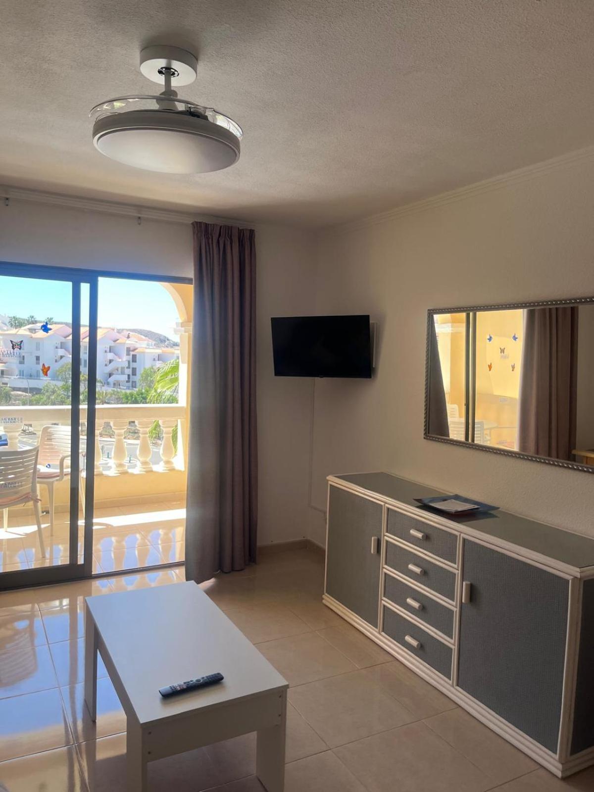 Castle Margherita'S Apartments Los Cristianos  Buitenkant foto